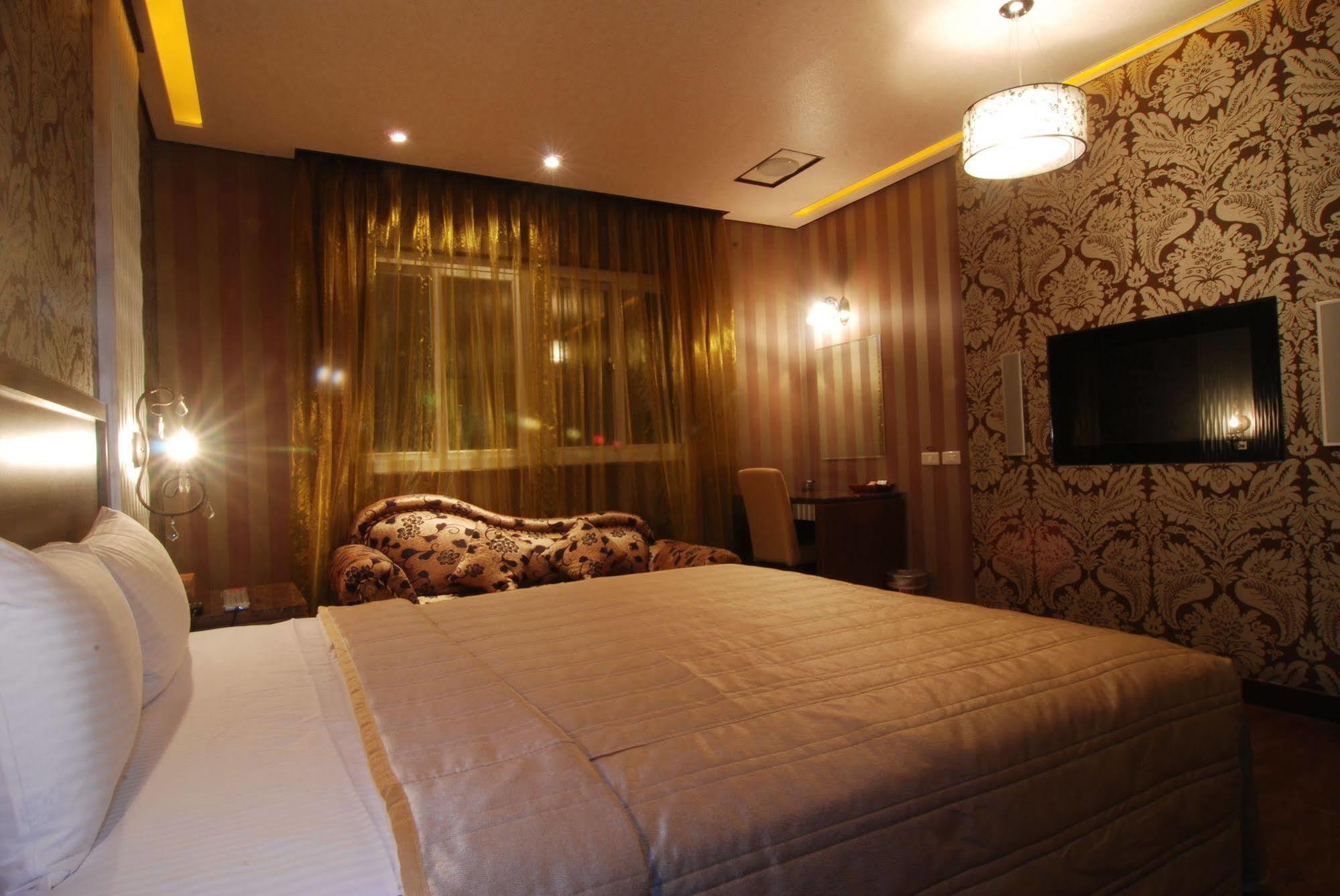 เบคแฮม โฮเต็ล Motel Luzhu ภายนอก รูปภาพ